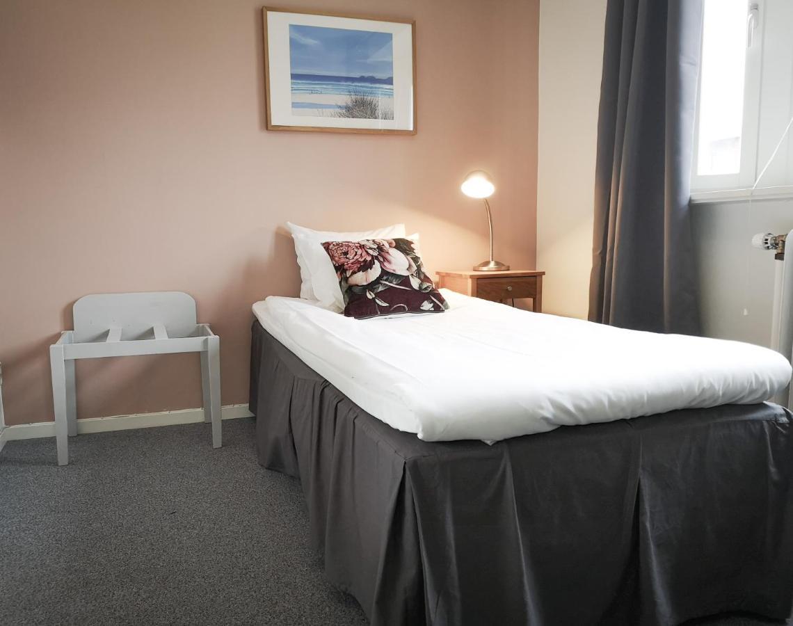 Hotell Apladalen I Vaernamo Ngoại thất bức ảnh
