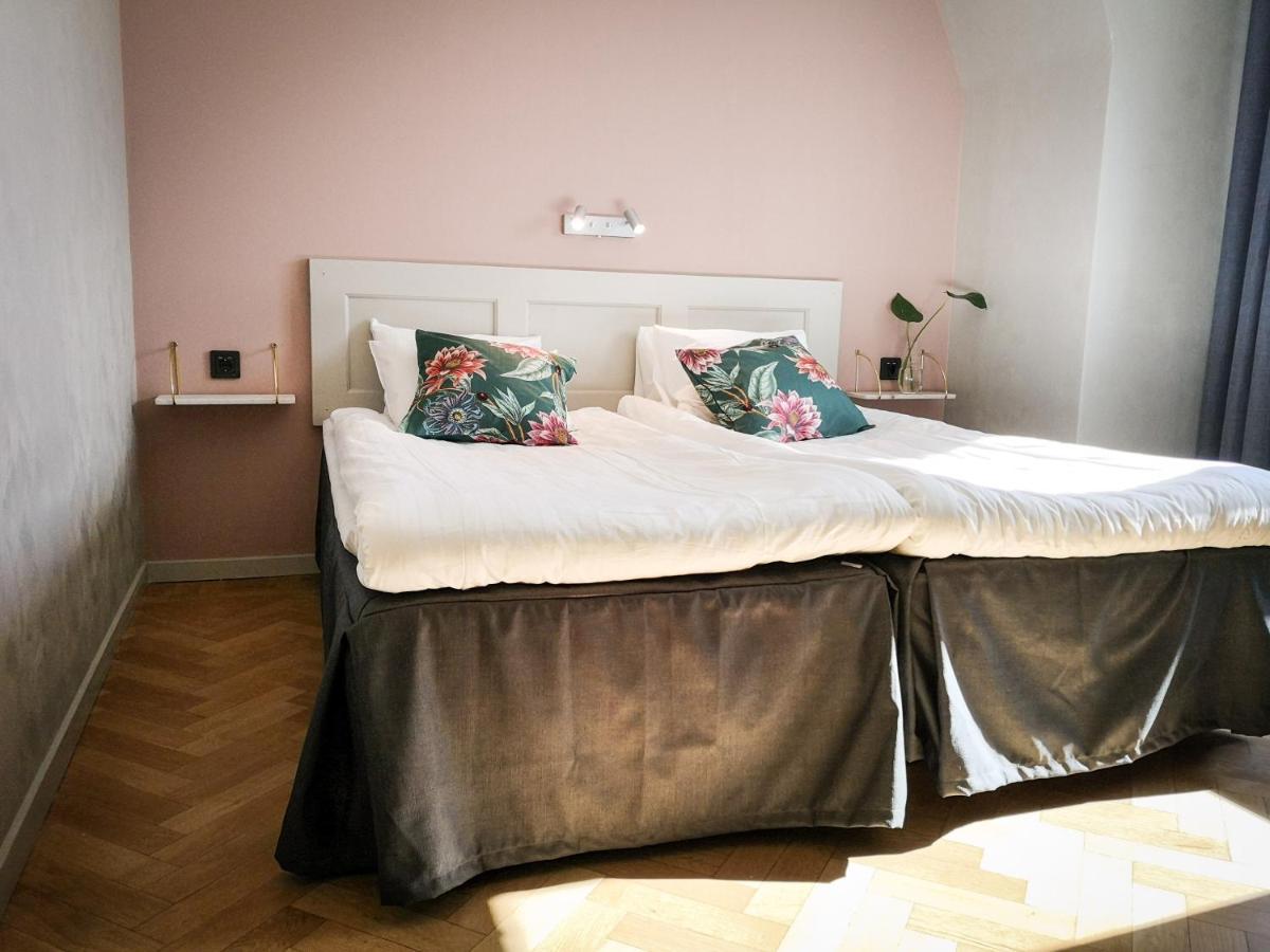 Hotell Apladalen I Vaernamo Ngoại thất bức ảnh